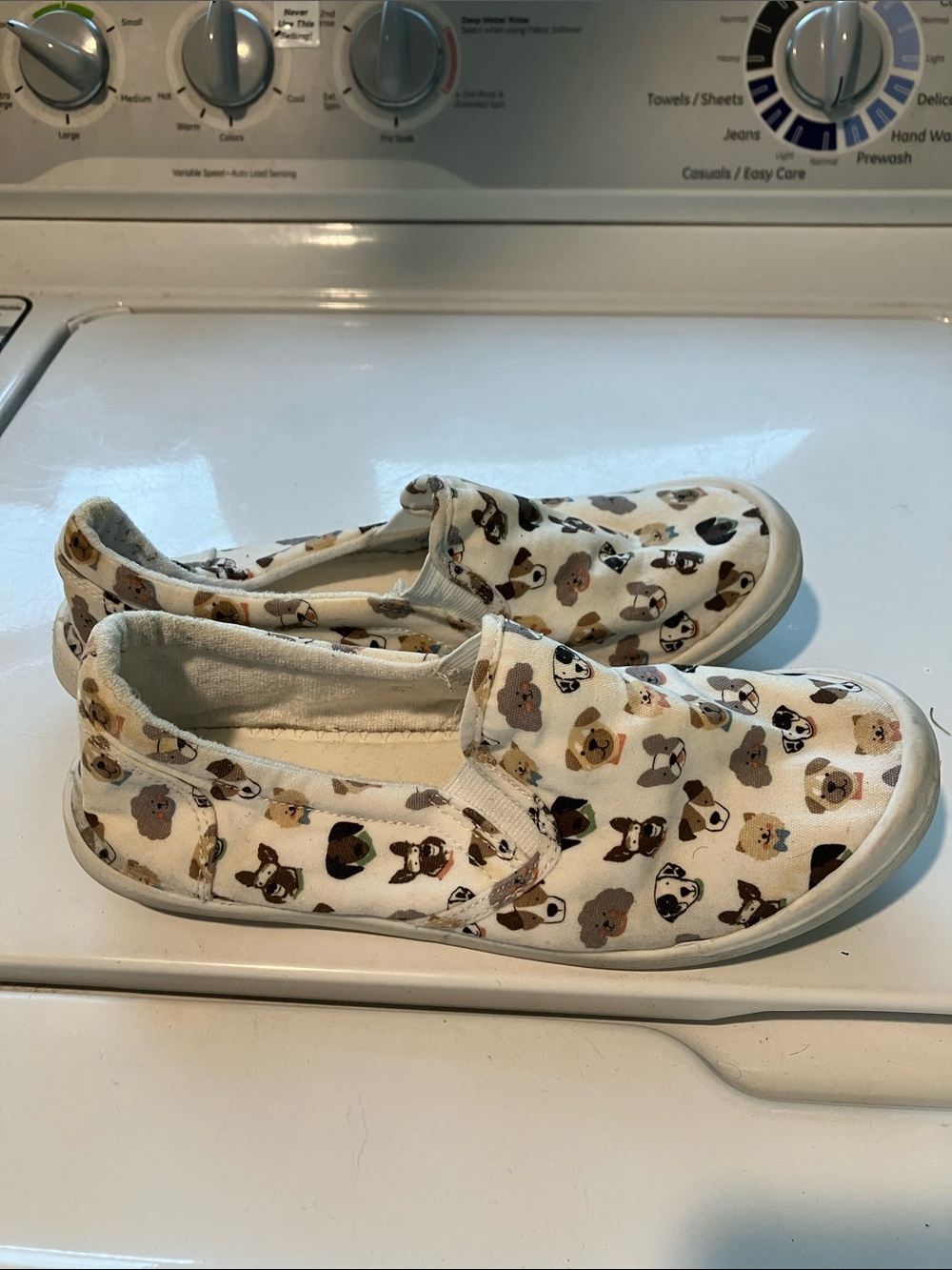 Puppy dog slip on shoes women’s7.5 white brown humane society ASPCA - Picture 5 of 10